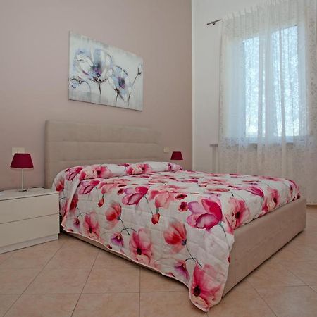 Casa Dafne Apartment ลีวอร์โน ภายนอก รูปภาพ