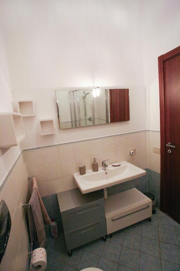 Casa Dafne Apartment ลีวอร์โน ภายนอก รูปภาพ
