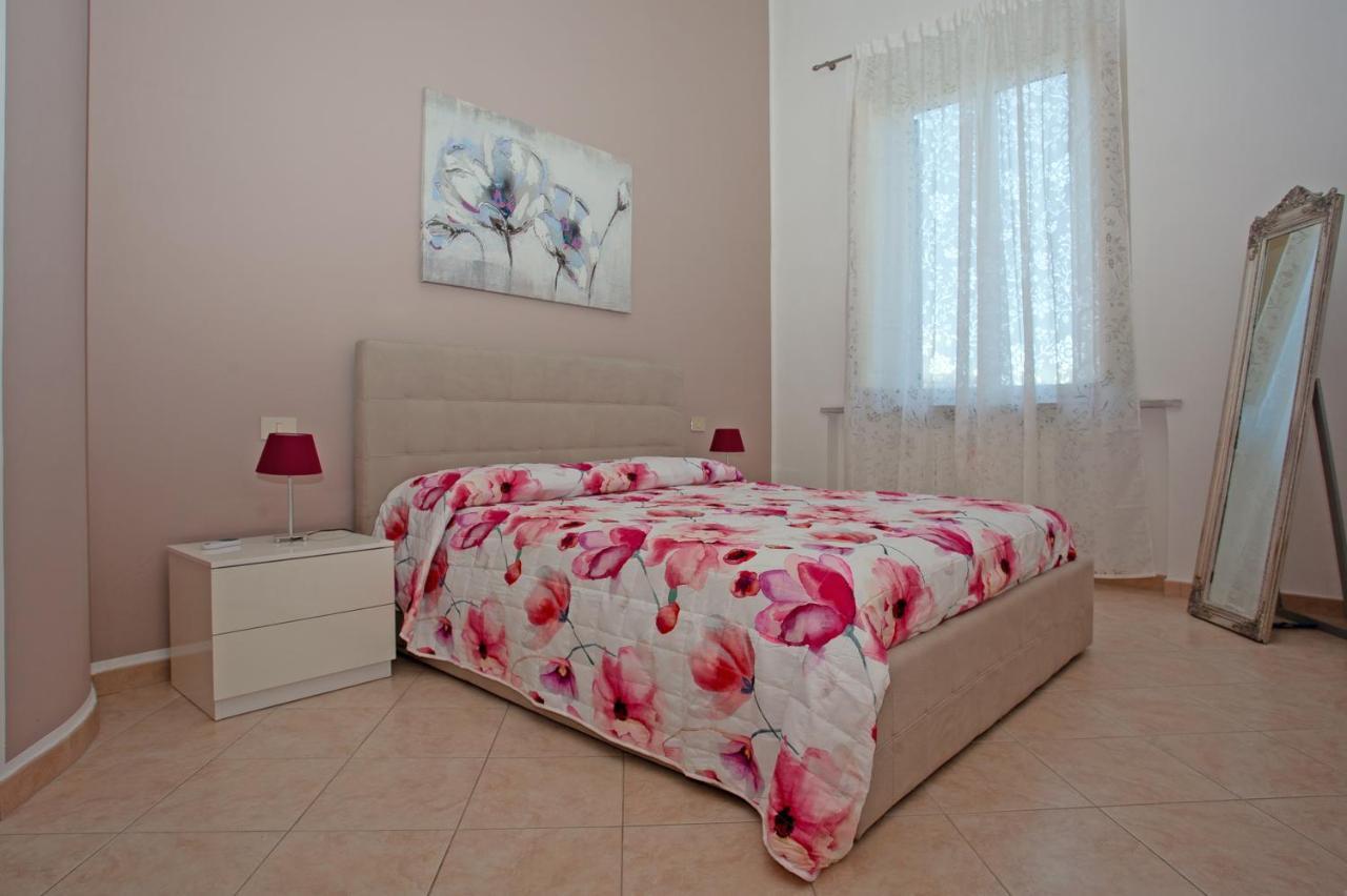 Casa Dafne Apartment ลีวอร์โน ภายนอก รูปภาพ